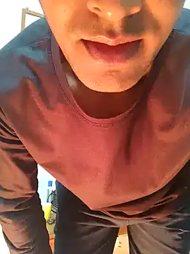 Snapshot of Wild-Honey chatting on December 20, 2024, 2:30 am Wild-Honey online show from December 20, 2024, 2:30 am