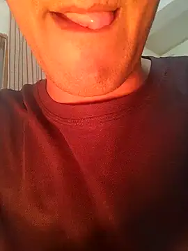 Snapshot of Wild-Honey chatting on December 24, 2024, 1:27 am Wild-Honey online show from December 24, 2024, 1:27 am