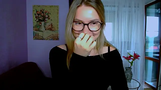 Snapshot of TaylorBre chatting on September 24, 2025, 10:44 am TaylorBre online show from September 24, 2025, 10:44 am