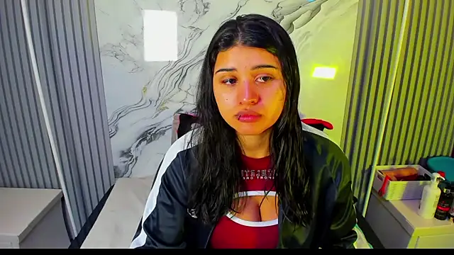 venusowen  online show from March 9, 2026, 1:25 pm