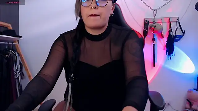 LilithSharon online show from December 18, 2025, 6:56 pm