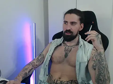Snapshot of MateoHunk chatting on May 7, 2026, 10:18 am MateoHunk online show from May 7, 2026, 10:18 am