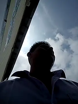 alexchir4 online show from January 7, 2026, 3:28 pm