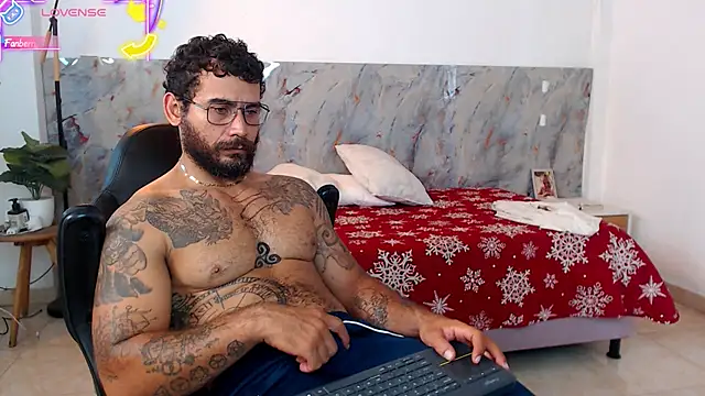 Snapshot of hanz_col chatting on February 2, 2026, 1:32 pm hanz col online show from February 2, 2026, 1:32 pm