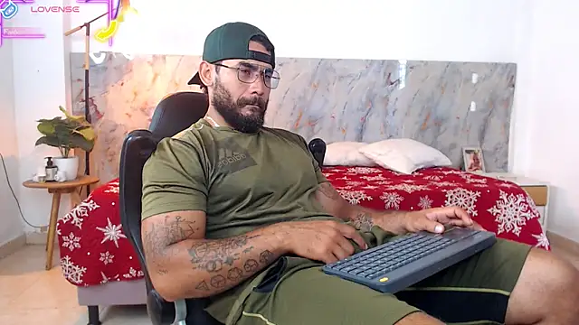 Snapshot of hanz_col chatting on February 16, 2026, 2:48 pm hanz col online show from February 16, 2026, 2:48 pm