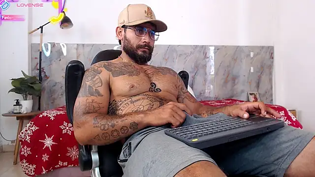 Snapshot of hanz_col chatting on February 18, 2026, 2:24 pm hanz col online show from February 18, 2026, 2:24 pm