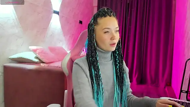 Kira yoon online show from November 11, 2025, 12:27 am