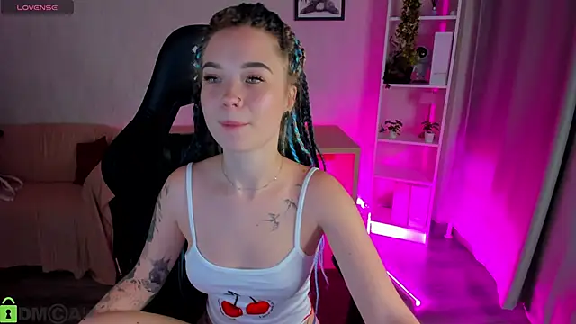 Kira yoon online show from November 26, 2025, 12:32 am