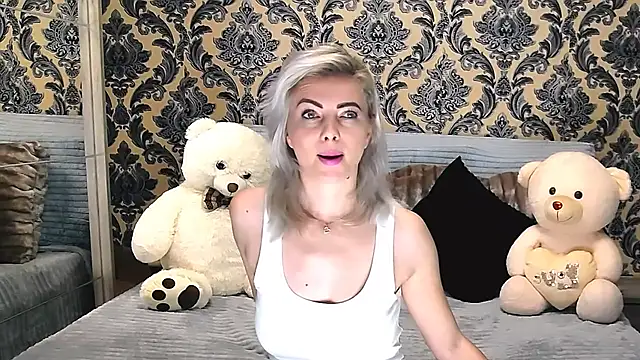 Snapshot of Aly_girl1 chatting on March 2, 2025, 10:26 am Aly girl1 online show from March 2, 2025, 10:26 am