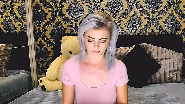 Snapshot of Aly_girl1 chatting on February 6, 2025, 10:58 am Aly girl1 online show from February 6, 2025, 10:58 am