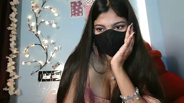 Reena Singh53 online show from November 10, 2025, 11:59 am