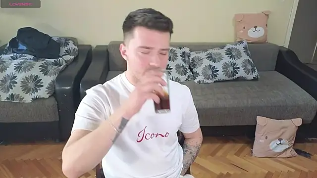 JohnnyStepBro online show from March 21, 2025, 2:51 pm