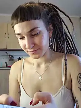 Snapshot of FoxRineHelen chatting on February 14, 2025, 10:28 am FoxRineHelen online show from February 14, 2025, 10:28 am