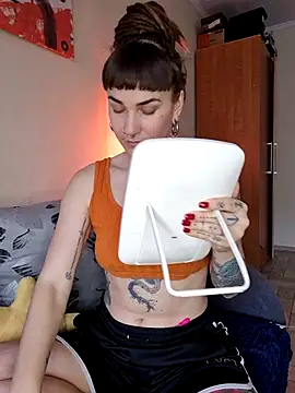 Snapshot of FoxRineHelen chatting on March 4, 2025, 1:49 pm FoxRineHelen online show from March 4, 2025, 1:49 pm