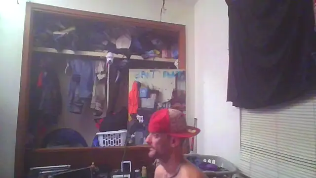 Snapshot of slinginbigD chatting on February 18, 2025, 12:06 pm slinginbigD online show from February 18, 2025, 12:06 pm