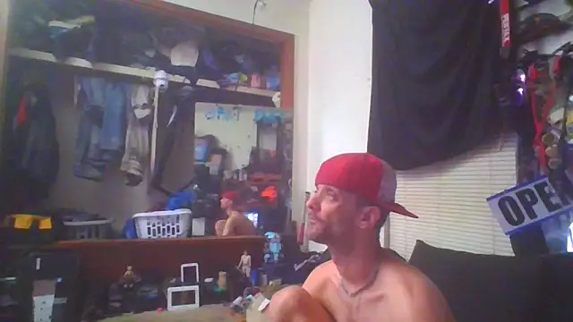 Snapshot of slinginbigD chatting on February 19, 2025, 6:22 am slinginbigD online show from February 19, 2025, 6:22 am