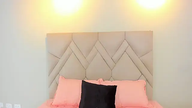 Snapshot of Isis_Osman chatting on February 10, 2026, 7:24 pm Isis Osman online show from February 10, 2026, 7:24 pm