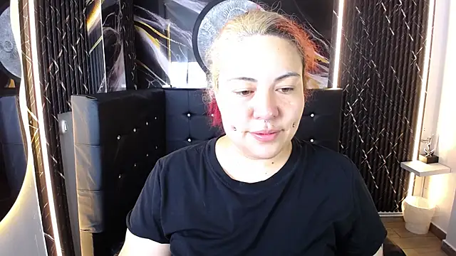 Bruja  Scarlata online show from November 7, 2025, 9:47 am