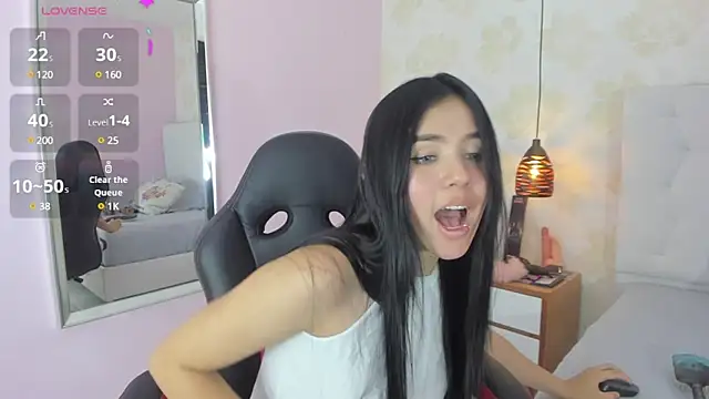 CASSIESTONEMM1 online show from January 14, 2025, 8:15 pm