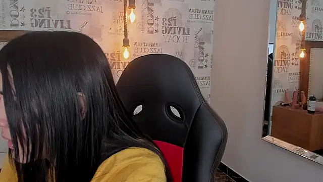 CASSIESTONEMM1 online show from December 28, 2024, 9:42 am