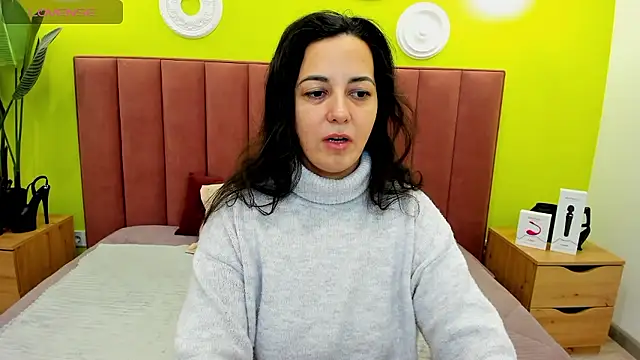 Snapshot of Linda_Insatiable chatting on January 19, 2026, 1:31 am Linda Insatiable online show from January 19, 2026, 1:31 am