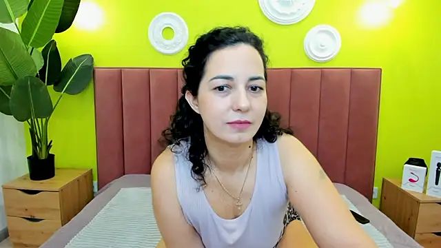 Snapshot of Linda_Insatiable chatting on February 5, 2026, 1:34 am Linda Insatiable online show from February 5, 2026, 1:34 am