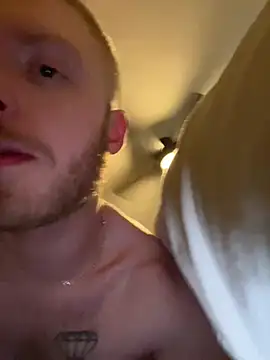 Snapshot of blondeandthick chatting on December 26, 2024, 3:27 am blondeandthick online show from December 26, 2024, 3:27 am