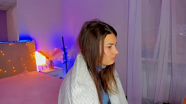 Laura Leee online show from February 5, 2026, 6:09 am