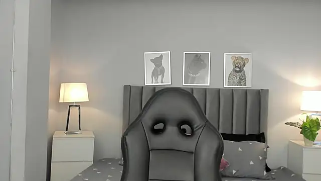 Snapshot of Madie__collins chatting on March 13, 2025, 11:30 am Madie collins online show from March 13, 2025, 11:30 am