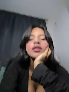 Dulceeany online show from March 5, 2025, 4:02 am