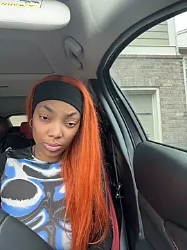 Snapshot of butterflybootyy chatting on December 5, 2025, 6:50 pm butterflybootyy online show from December 5, 2025, 6:50 pm