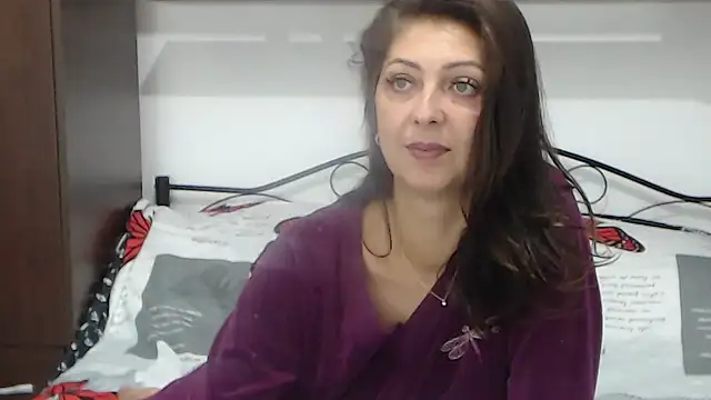 Snapshot of DivinSandra chatting on October 9, 2025, 6:47 am DivinSandra online show from October 9, 2025, 6:47 am