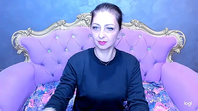 Snapshot of DivinSandra chatting on October 13, 2025, 4:58 am DivinSandra online show from October 13, 2025, 4:58 am