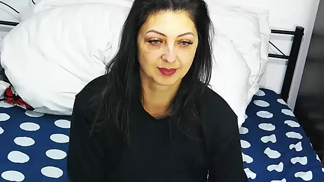 Snapshot of DivinSandra chatting on March 7, 2025, 9:40 am DivinSandra online show from March 7, 2025, 9:40 am