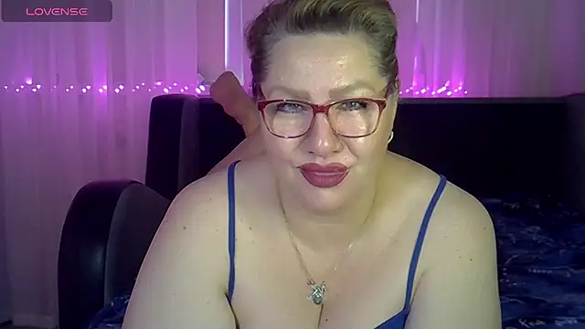 AngelinaGlam online show from July 13, 2026, 4:28 pm