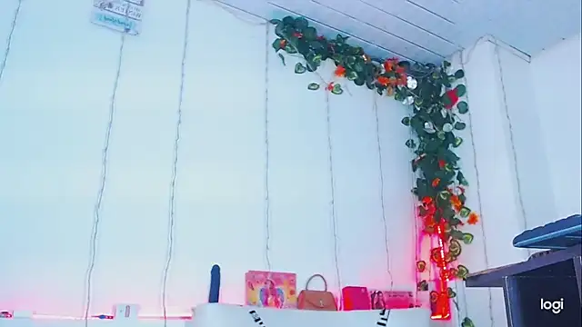 Snapshot of deboraath chatting on February 1, 2026, 4:44 am deboraath online show from February 1, 2026, 4:44 am