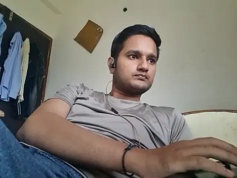 Snapshot of Jonrobinso chatting on October 13, 2025, 5:53 am Jonrobinso online show from October 13, 2025, 5:53 am