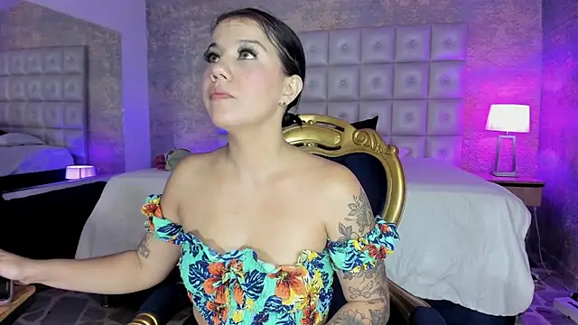 MelaniieRoux online show from September 30, 2025, 11:49 am