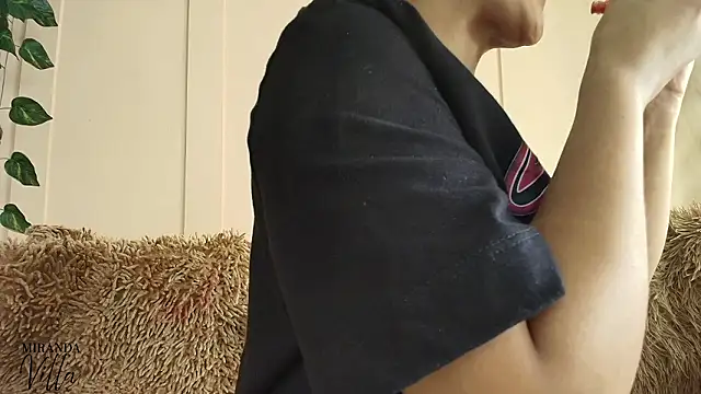 Snapshot of miranda_villa chatting on February 3, 2026, 2:11 pm miranda villa online show from February 3, 2026, 2:11 pm