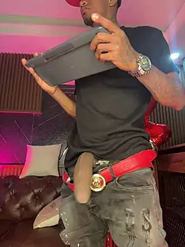 AaronCruz  online show from February 15, 2026, 4:46 am