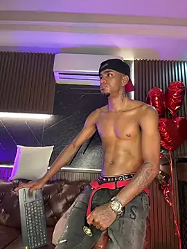 AaronCruz  online show from February 15, 2026, 1:21 pm