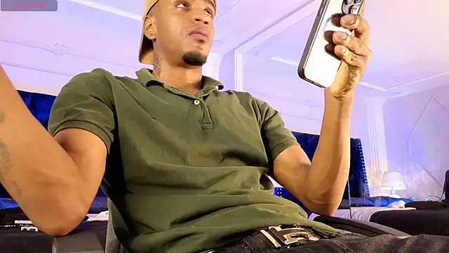 AaronCruz  online show from April 9, 2026, 12:34 am