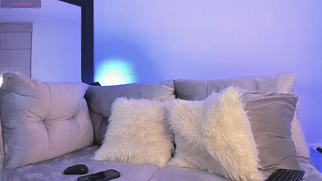 alanajonhsonm online show from November 19, 2025, 5:07 am