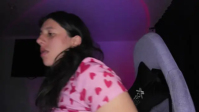 Bunnyy095 online show from April 18, 2026, 2:36 am