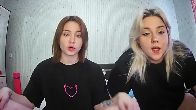 ChrisGirls online show from February 6, 2025, 12:04 pm