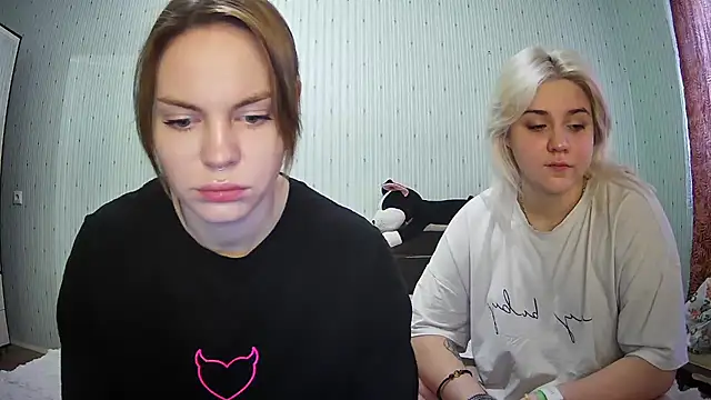 ChrisGirls online show from March 4, 2025, 10:57 am