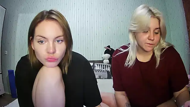 ChrisGirls online show from March 6, 2025, 5:33 pm
