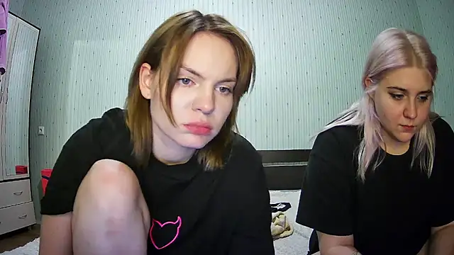 ChrisGirls online show from February 19, 2025, 4:55 pm