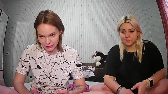 ChrisGirls online show from March 21, 2025, 4:07 pm