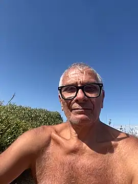 Snapshot of 4n4l1zz4m1 chatting on May 14, 2026, 2:25 pm 4n4l1zz4m1 online show from May 14, 2026, 2:25 pm